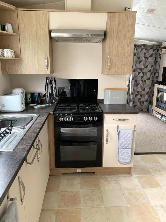 Mollys Retreat Pet Friendly Three Bed Caravan With Small Garden Newquay Bay Resort Quieter Area Of Park المظهر الخارجي الصورة
