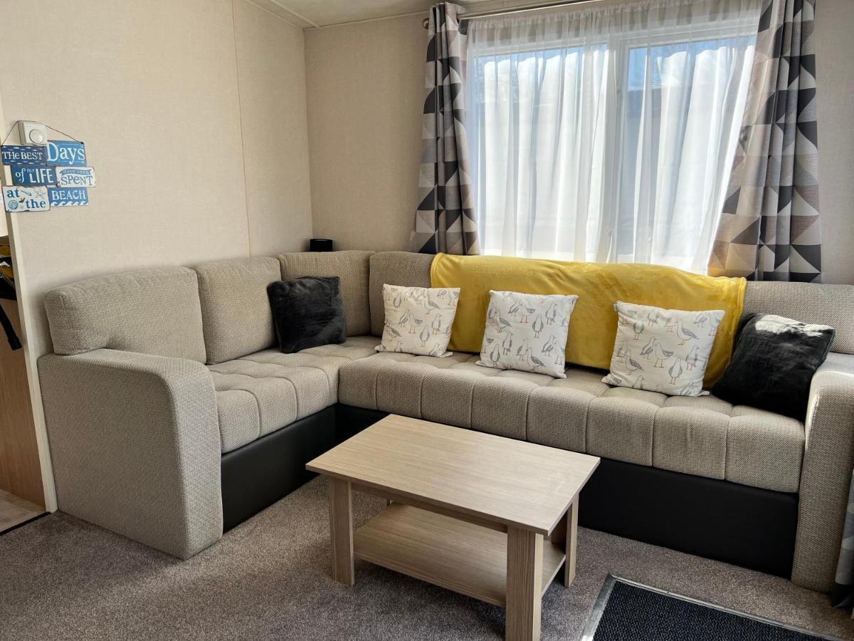 Mollys Retreat Pet Friendly Three Bed Caravan With Small Garden Newquay Bay Resort Quieter Area Of Park المظهر الخارجي الصورة