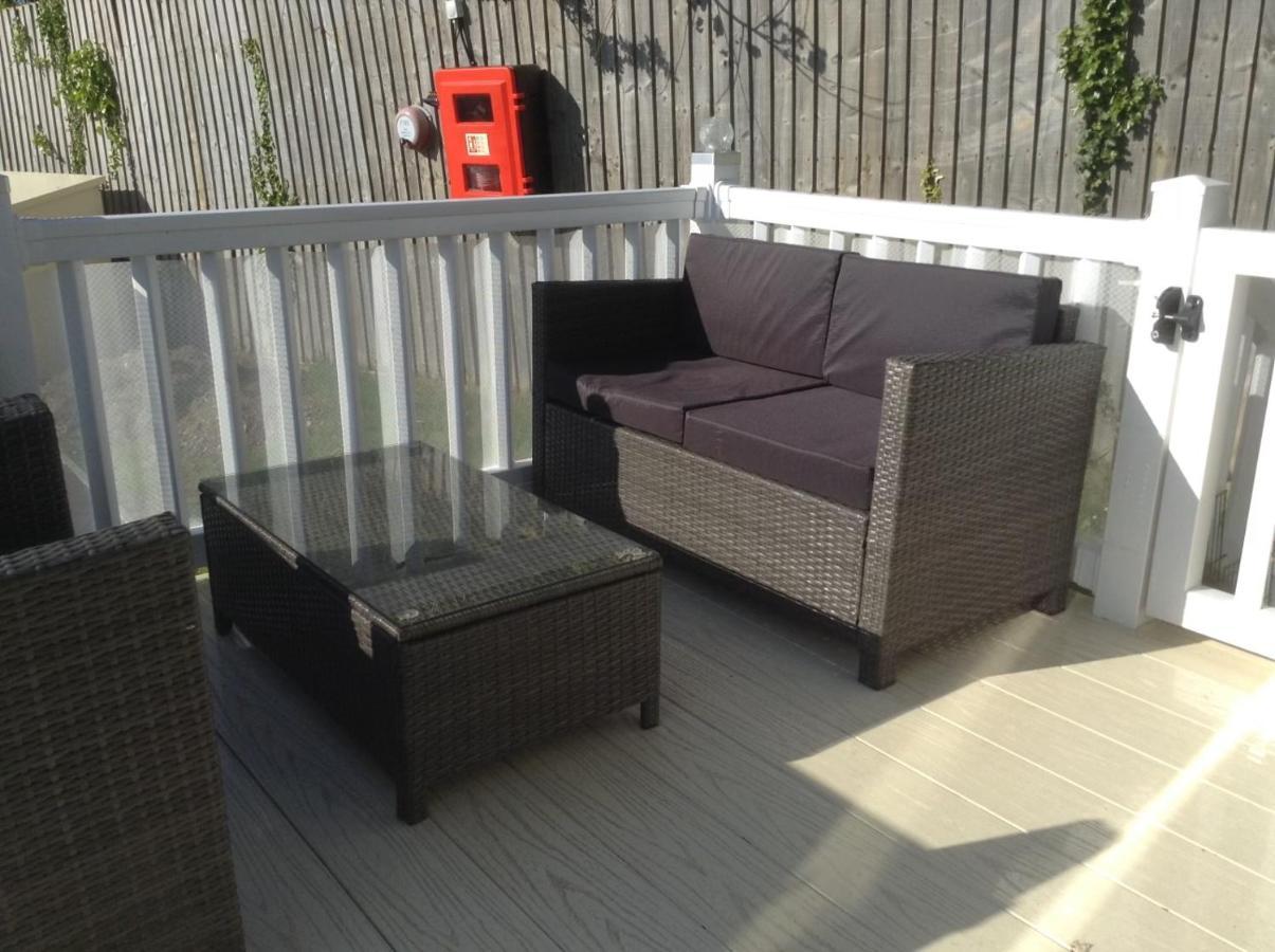 Mollys Retreat Pet Friendly Three Bed Caravan With Small Garden Newquay Bay Resort Quieter Area Of Park المظهر الخارجي الصورة