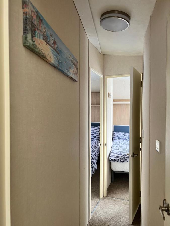 Mollys Retreat Pet Friendly Three Bed Caravan With Small Garden Newquay Bay Resort Quieter Area Of Park المظهر الخارجي الصورة