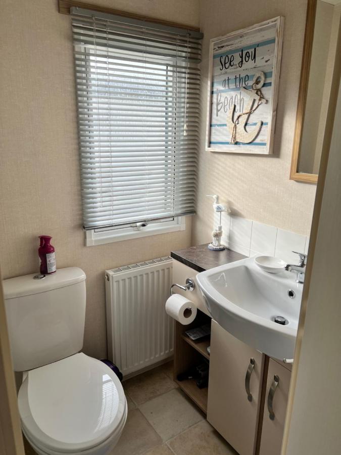 Mollys Retreat Pet Friendly Three Bed Caravan With Small Garden Newquay Bay Resort Quieter Area Of Park المظهر الخارجي الصورة