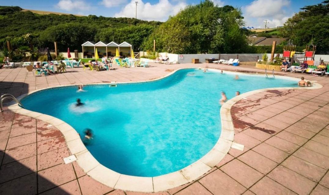Mollys Retreat Pet Friendly Three Bed Caravan With Small Garden Newquay Bay Resort Quieter Area Of Park المظهر الخارجي الصورة