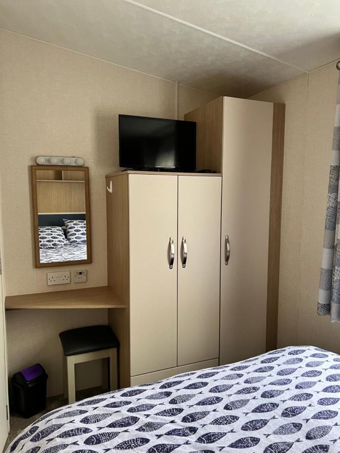 Mollys Retreat Pet Friendly Three Bed Caravan With Small Garden Newquay Bay Resort Quieter Area Of Park المظهر الخارجي الصورة
